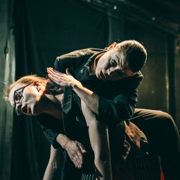 Skrzywienie kręgosłupa - TEATR BEZ MAILA